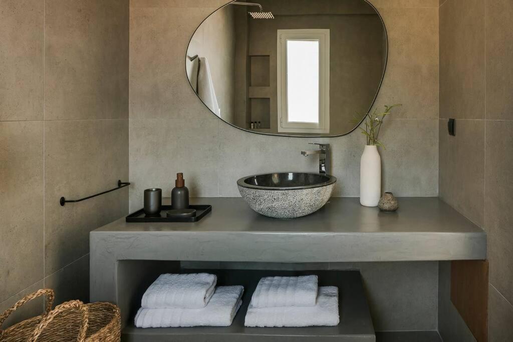 Lourdas White Villa Lourdata  Bagian luar foto
