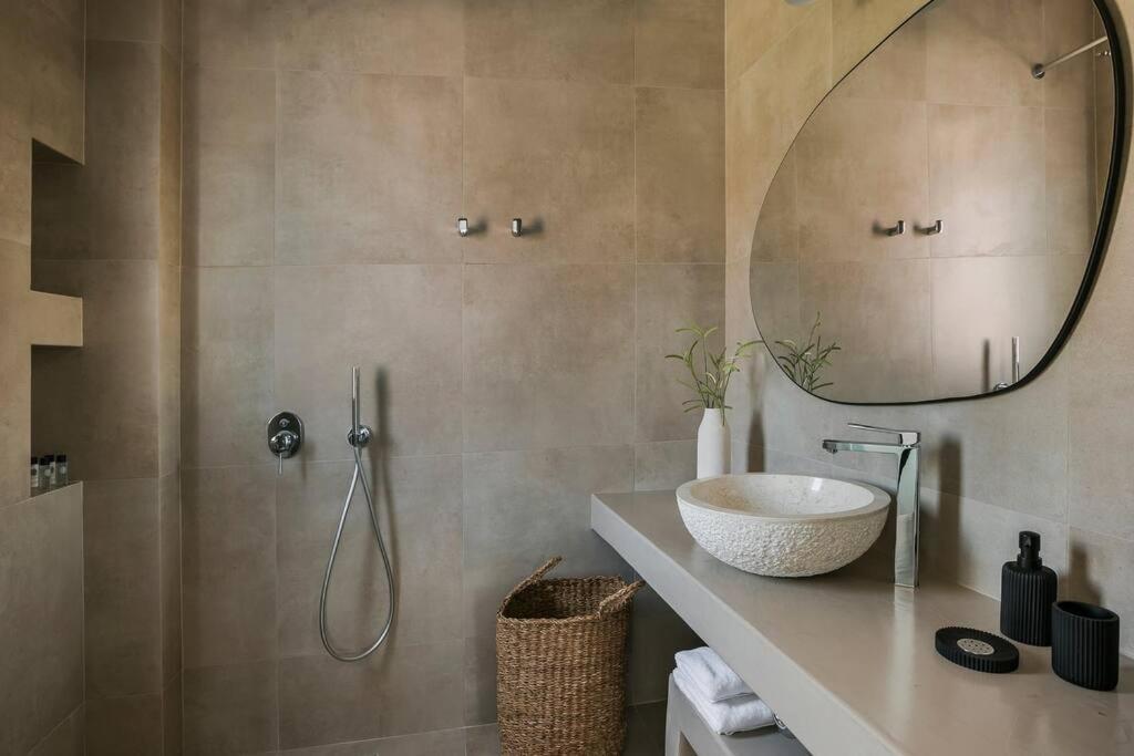 Lourdas White Villa Lourdata  Bagian luar foto