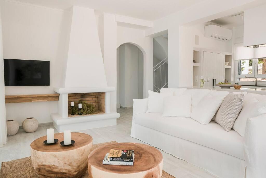 Lourdas White Villa Lourdata  Bagian luar foto