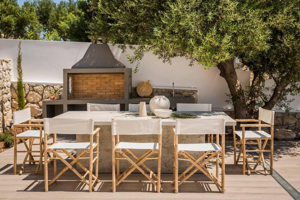 Lourdas White Villa Lourdata  Bagian luar foto