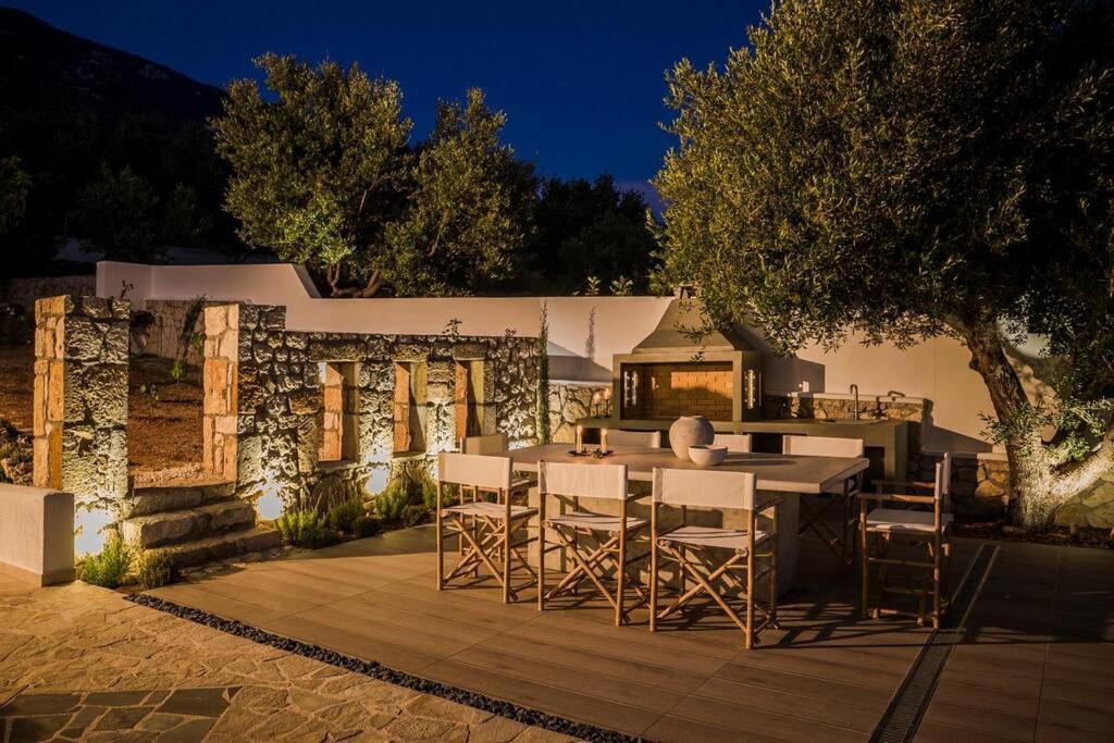 Lourdas White Villa Lourdata  Bagian luar foto