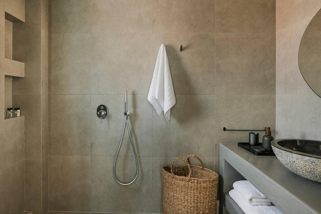 Lourdas White Villa Lourdata  Bagian luar foto